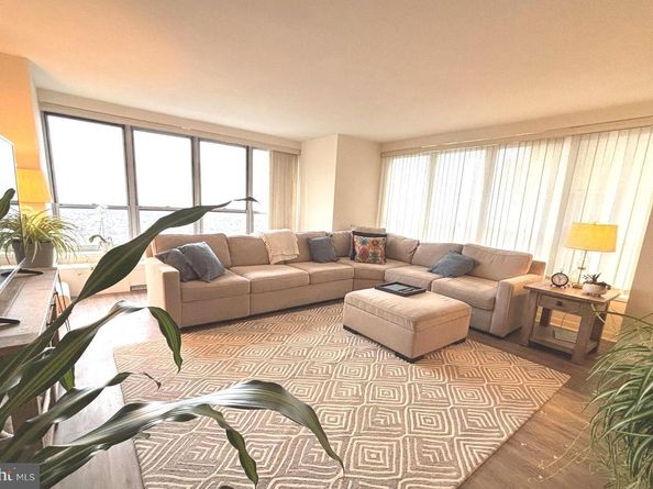 224-30 W Rittenhouse Square 2110, Philadelphia PA 19103
