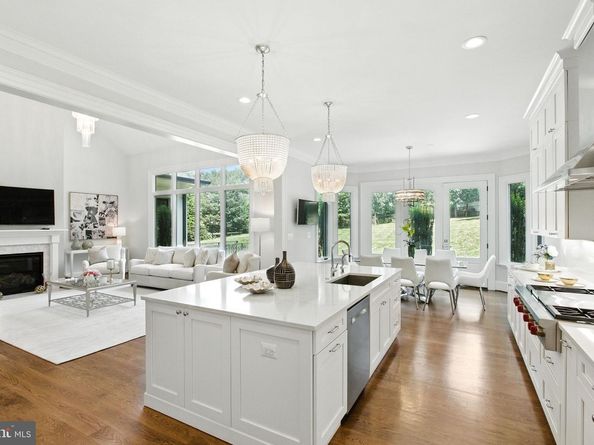 305 Old Courthouse Road NE, Vienna VA 22180