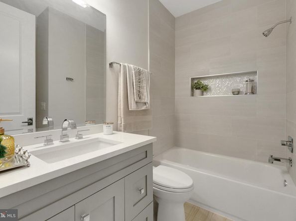 305 Old Courthouse Road NE, Vienna VA 22180