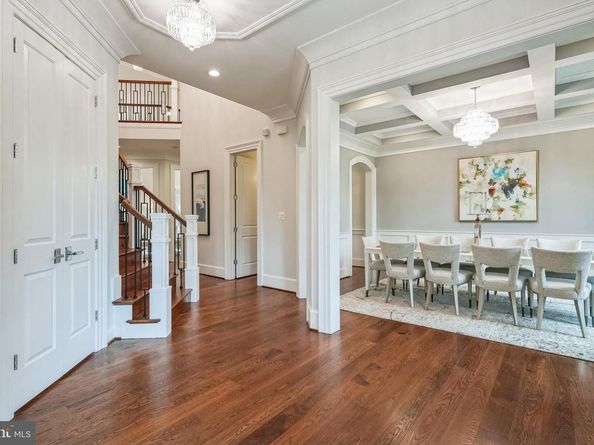 305 Old Courthouse Road NE, Vienna VA 22180