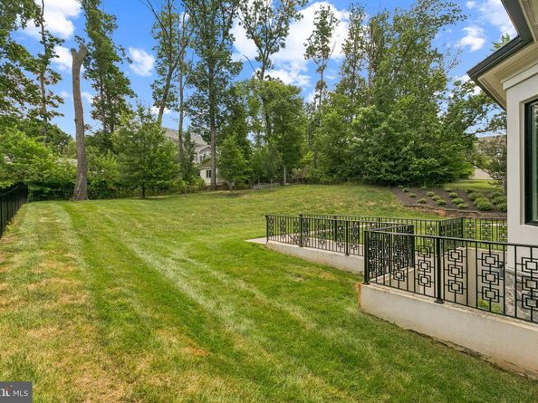 305 Old Courthouse Road NE, Vienna VA 22180