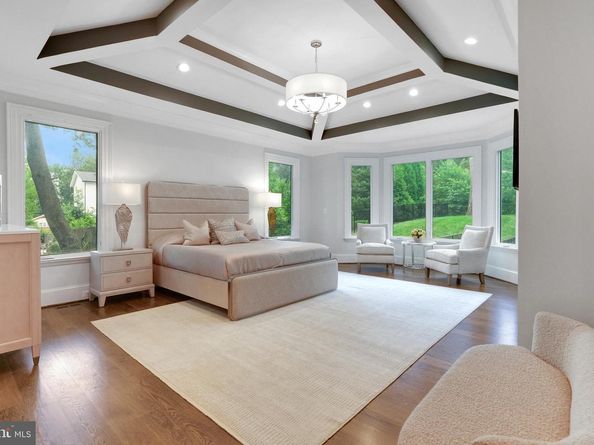 305 Old Courthouse Road NE, Vienna VA 22180