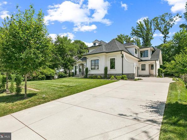 305 Old Courthouse Road NE, Vienna VA 22180