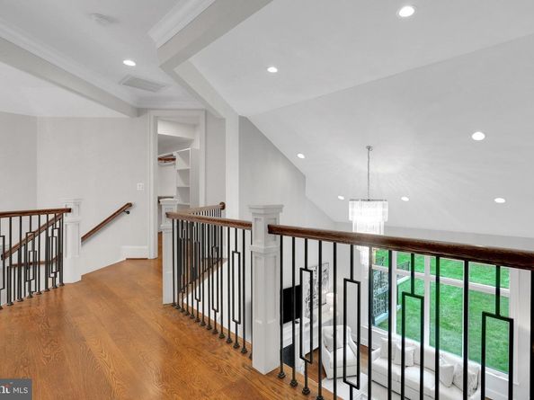 305 Old Courthouse Road NE, Vienna VA 22180