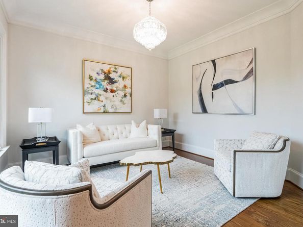 305 Old Courthouse Road NE, Vienna VA 22180