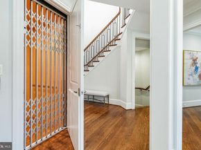 305 Old Courthouse Road NE, Vienna VA 22180