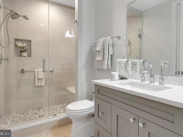 305 Old Courthouse Road NE, Vienna VA 22180