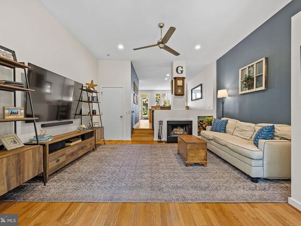 2949 Pennsylvania Avenue, Philadelphia PA 19130