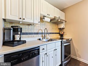 20 Appletree Drive, Levittown PA 19055