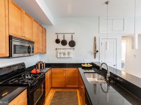 1240 4TH Street NW 300, Washington DC 20001