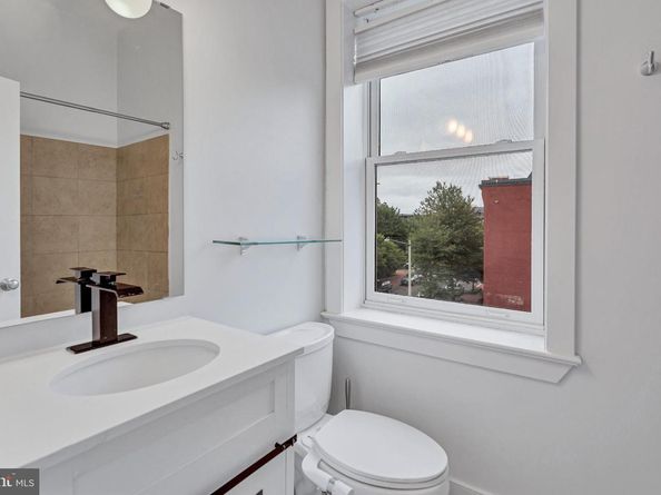 1240 4TH Street NW 300, Washington DC 20001