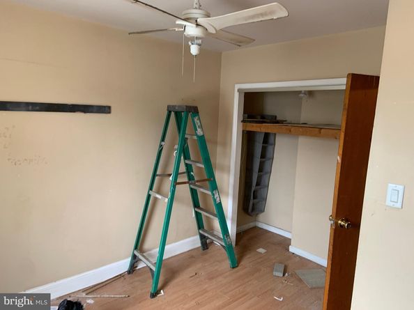 1327 S Warnock Street, Philadelphia PA 19147