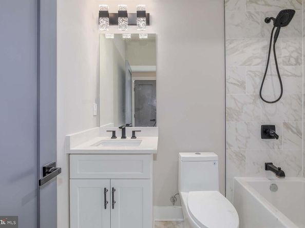 1237 Oates Street NE B, Washington DC 20002