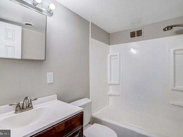 4600 S Four Mile Run Drive 1203, Arlington VA 22204
