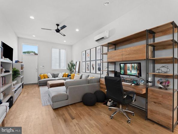 1724 Folsom Street A, Philadelphia PA 19130