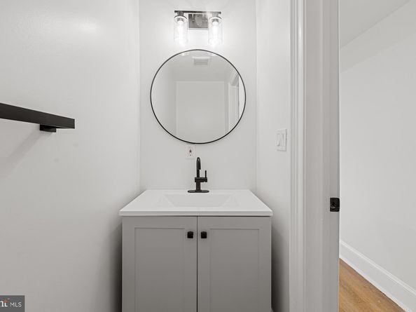 15 Seaton Place NE 1, Washington DC 20002
