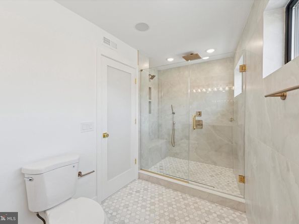919 S 11TH Street 1, Philadelphia PA 19147