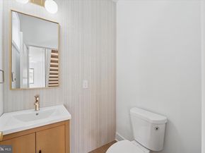 919 S 11TH Street 1, Philadelphia PA 19147