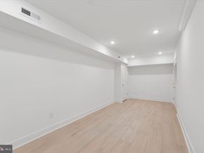 919 S 11TH Street 1, Philadelphia PA 19147