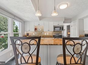 162 Applegate Drive, Sterling VA 20164