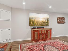 162 Applegate Drive, Sterling VA 20164