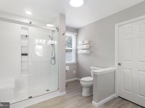162 Applegate Drive, Sterling VA 20164