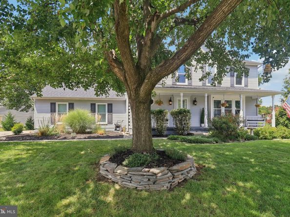 162 Applegate Drive, Sterling VA 20164