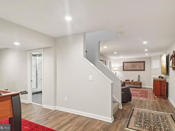 162 Applegate Drive, Sterling VA 20164