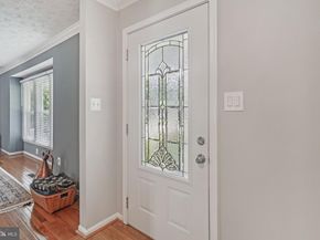 162 Applegate Drive, Sterling VA 20164