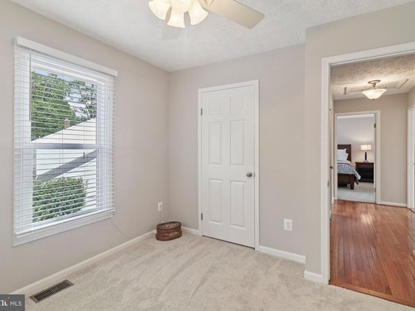 162 Applegate Drive, Sterling VA 20164