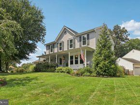 162 Applegate Drive, Sterling VA 20164
