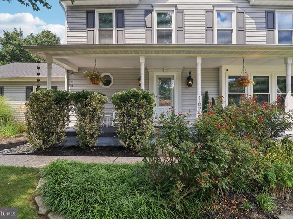162 Applegate Drive, Sterling VA 20164