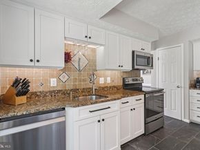 162 Applegate Drive, Sterling VA 20164