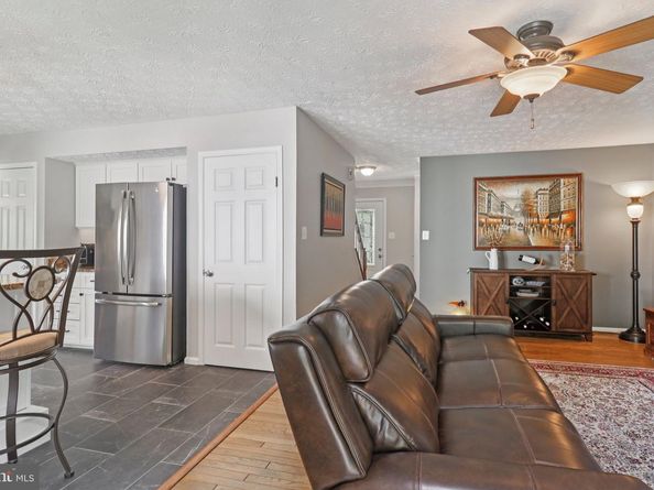 162 Applegate Drive, Sterling VA 20164