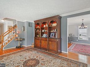 162 Applegate Drive, Sterling VA 20164