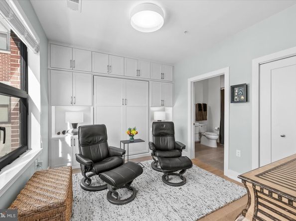 737 Swann Avenue 212, Alexandria VA 22301