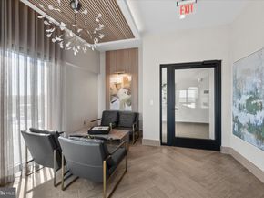 737 Swann Avenue 212, Alexandria VA 22301