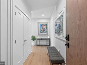 737 Swann Avenue 212, Alexandria VA 22301