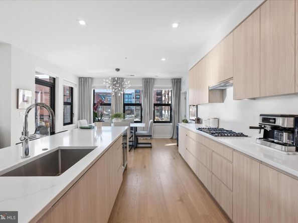 737 Swann Avenue 212, Alexandria VA 22301