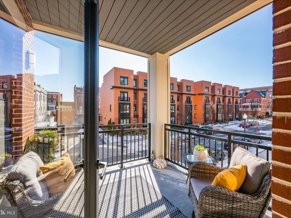 737 Swann Avenue 212, Alexandria VA 22301