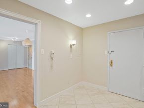 1800 Old Meadow Road 1720, Mclean VA 22102