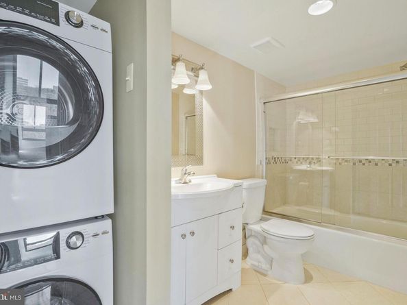 1800 Old Meadow Road 1720, Mclean VA 22102