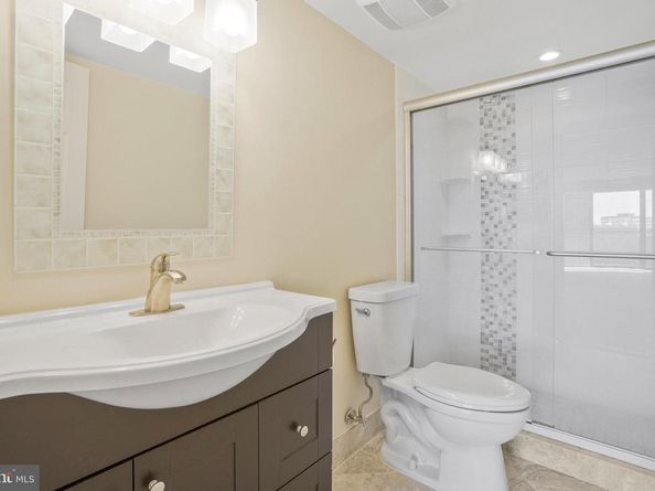 1800 Old Meadow Road 1720, Mclean VA 22102