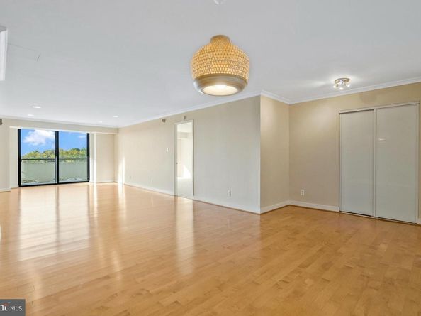 1800 Old Meadow Road 1720, Mclean VA 22102