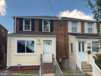 642 Faraday Place NE