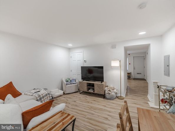 934 New Market Street, Philadelphia PA 19123