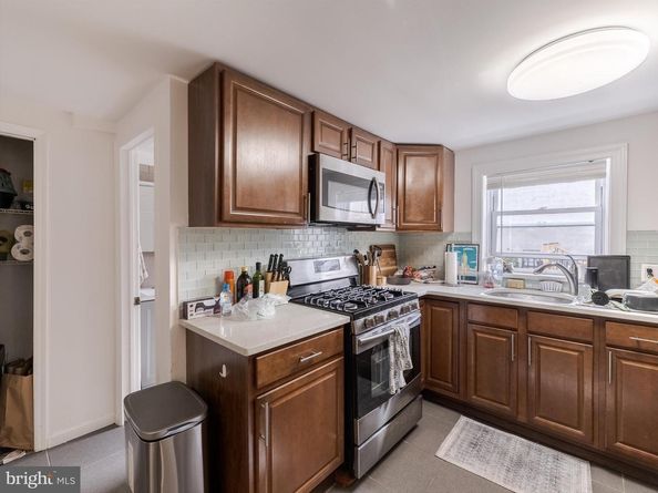 934 New Market Street, Philadelphia PA 19123