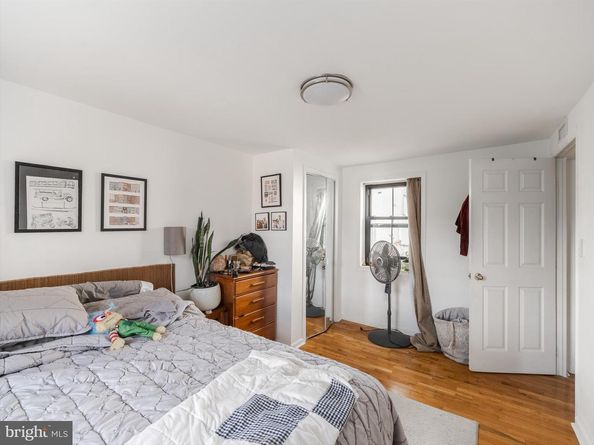934 New Market Street, Philadelphia PA 19123