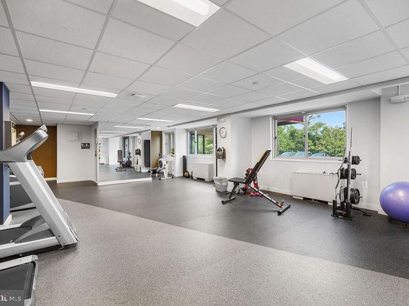 2500 N Van Dorn Street 517, Alexandria VA 22302