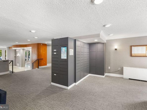 2500 N Van Dorn Street 517, Alexandria VA 22302